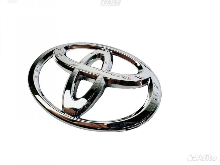 Эмблема 5-й двери Toyota LC 200 (151 см ) U0701