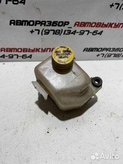 Бачок гидроусилитель mazda 323
