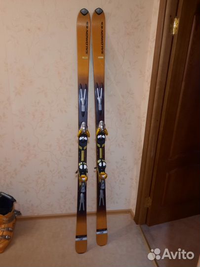 Горные лыжи Salomon с креплениями 192