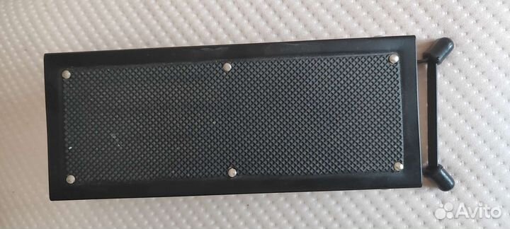 Подставка под ногу гитариста