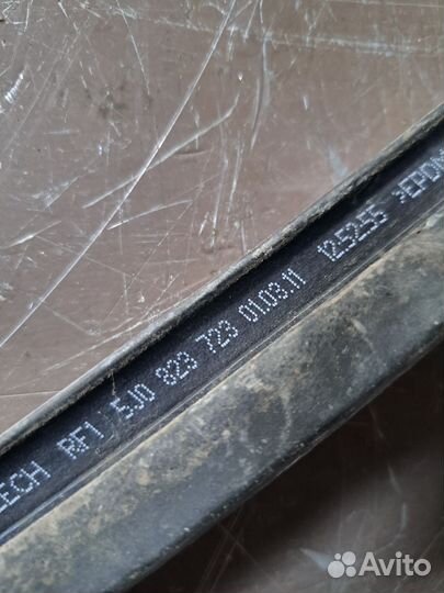 Уплотнитель капота Skoda Fabia