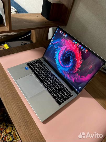Ноутбук Intel 2K 60Гц 16.2