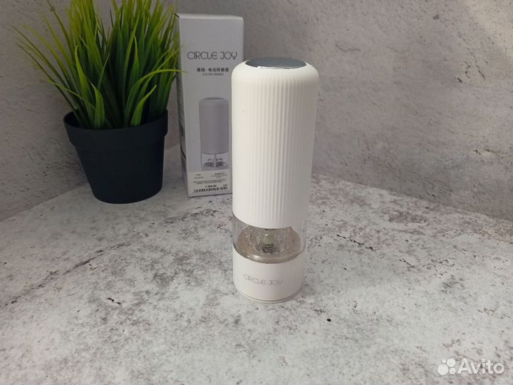 Электрическая мельница Circle Joy Grinder Plastic