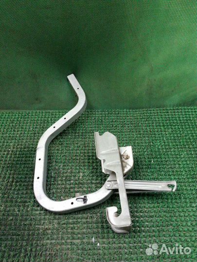 Петля багажника задняя правая Nissan Maxima A32