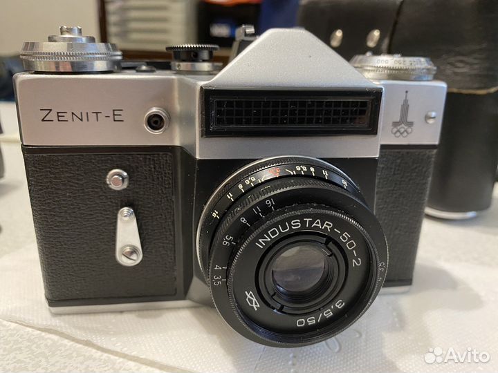 Фотоаппарат Zenit-E + Фотовспышка Чайка