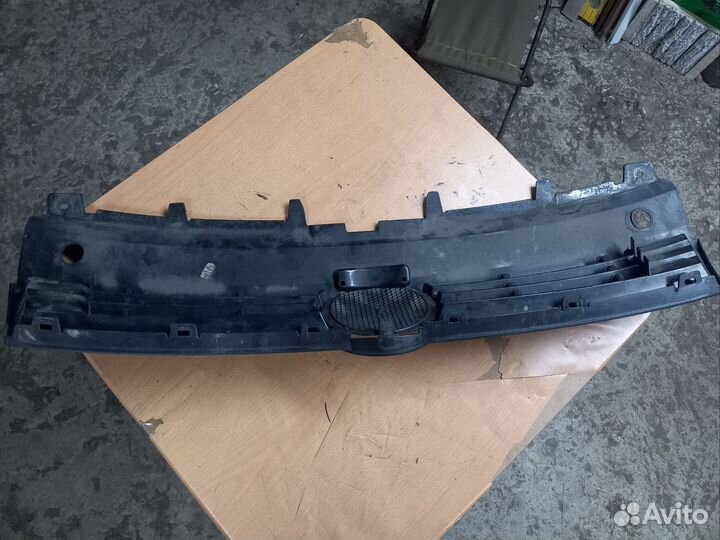 Решетка радиатора polo sedan