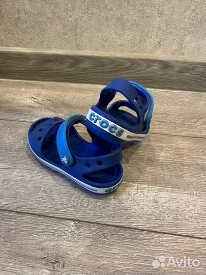 Сандалии crocs c8