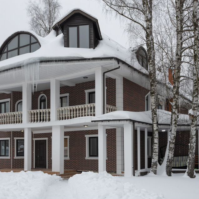 Дом 750 м² на участке 7 сот.
