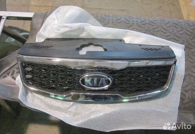 Решетка радиатора Kia Rio 2009 - 2011