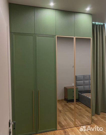 Шкаф распашной