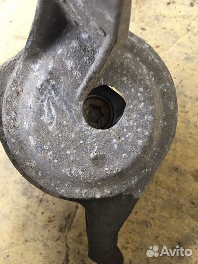 Опора двигателя Opel Zafira A (2154)