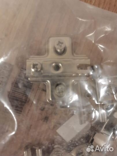 Дверцы и петли от шкафа