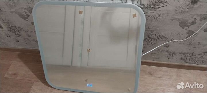 Зеркало с подсветкой для ванной