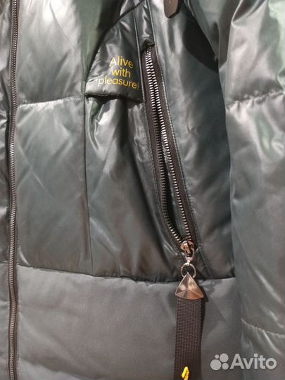 Пуховик зимний женский