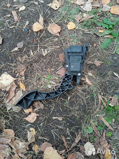 Электронная педаль форд фокус