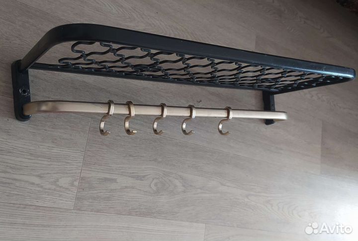 Вешалка настенная