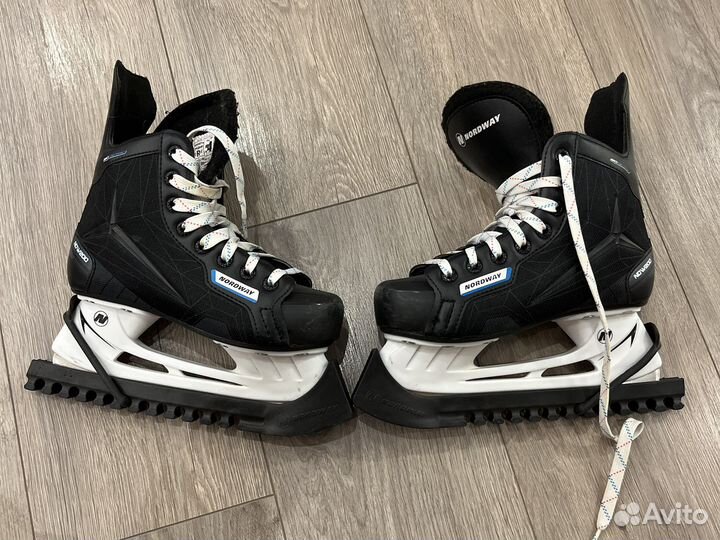 Коньки хоккейные детские