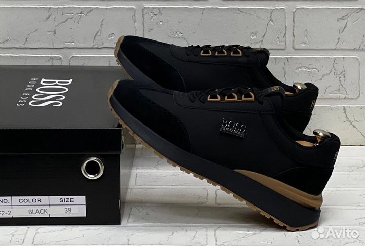 Кроссовки Boss эргономичные