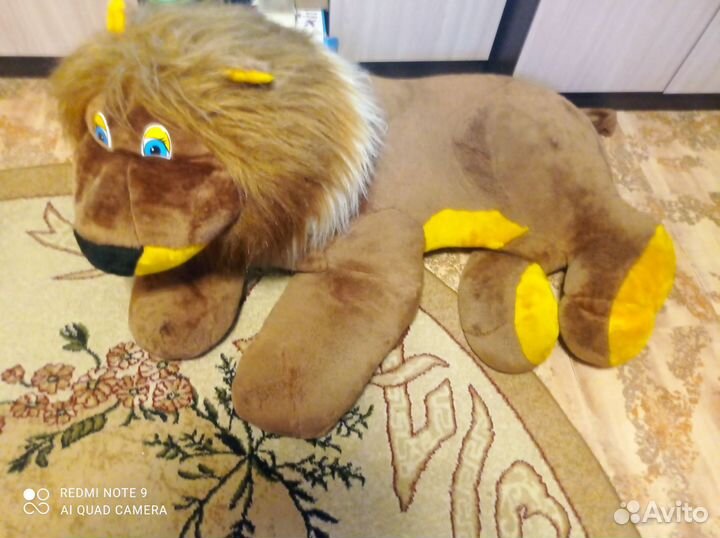 Большая мягкая игрушка лев