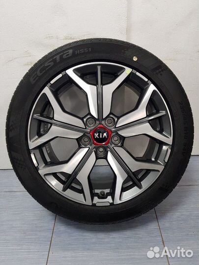 R18 Kumho Ecsta HS51 235/45, PCD 5x114.3 DIA 67.1