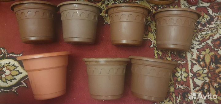 Горшки пластмассовые, 7шт