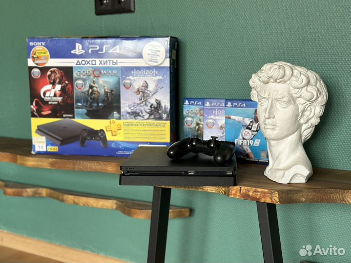 Sony playstation 4 slim 1 tb (как новая + 3 диска)
