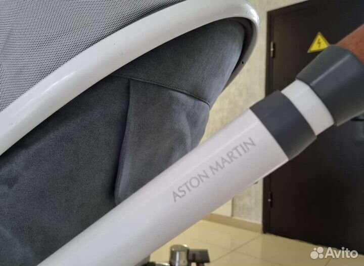 Коляска Silver Cross Aston Martin
