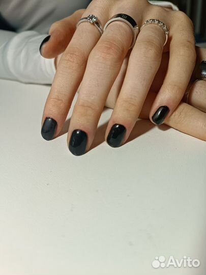 Модель на маникюр