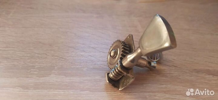 Колок на бас-гитару Урал