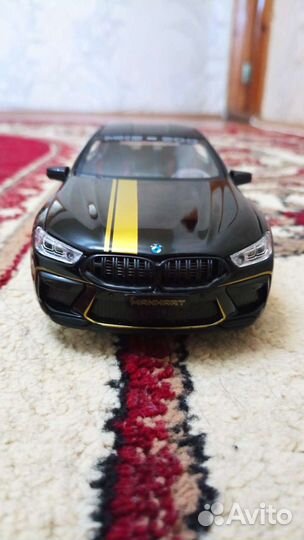 Машина бмв м8 масштаба 1:24
