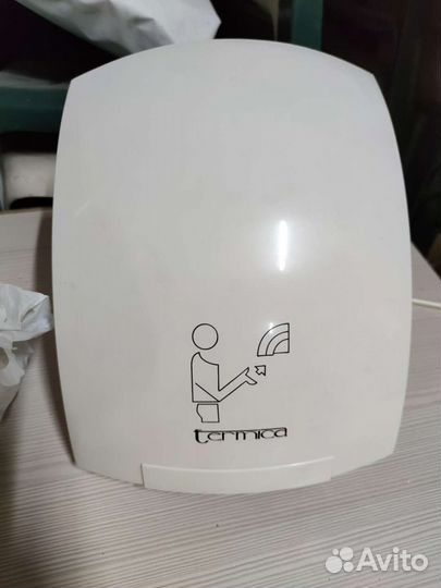 Автоматическая сушка для рук