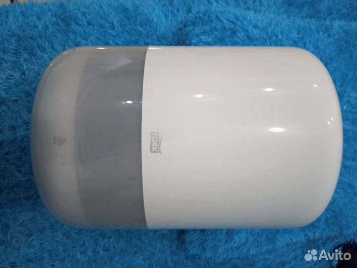 Диспенсер для бумажных полотенец