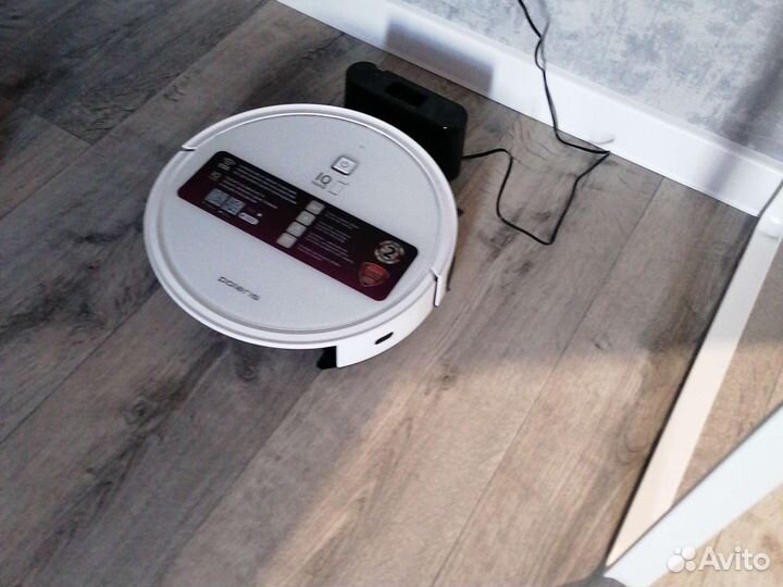 Робот пылесос полярис