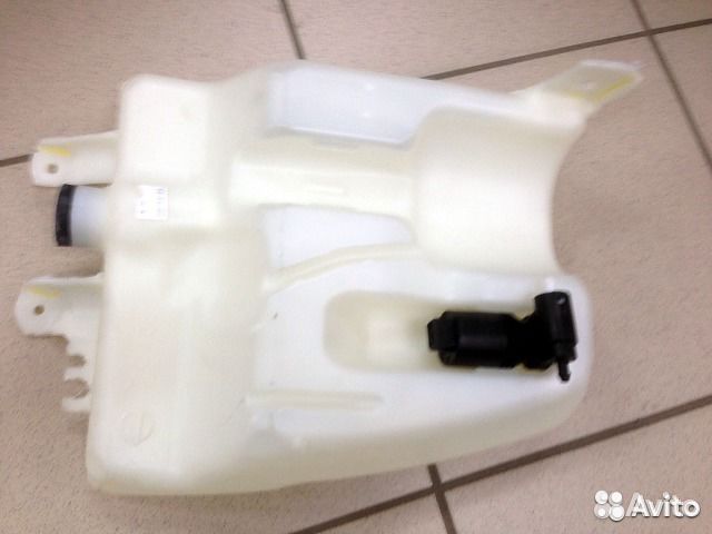 Бачки стеклоомывателя Nissan