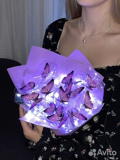 Букет из бабочек светящийся