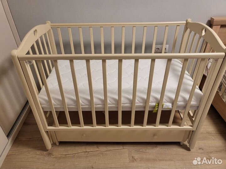 Детская кроватка