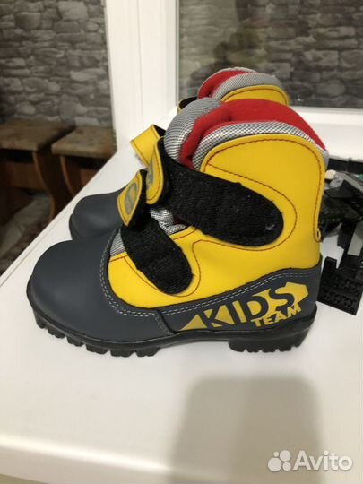 Лыжные ботинки