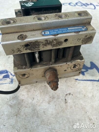 Блок abs Subaru Legacy BD5 EJ-20E 1995