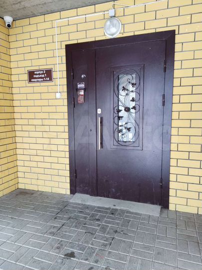 2-к. квартира, 57 м², 1/5 эт.