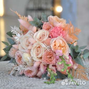 Букет невесты с папоротником и сухоцветами