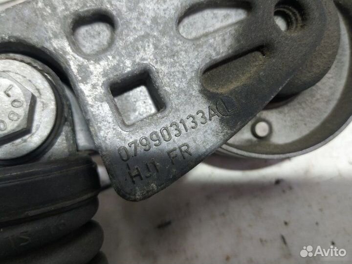 Натяжитель ремня генератора Audi S5 8T CAU