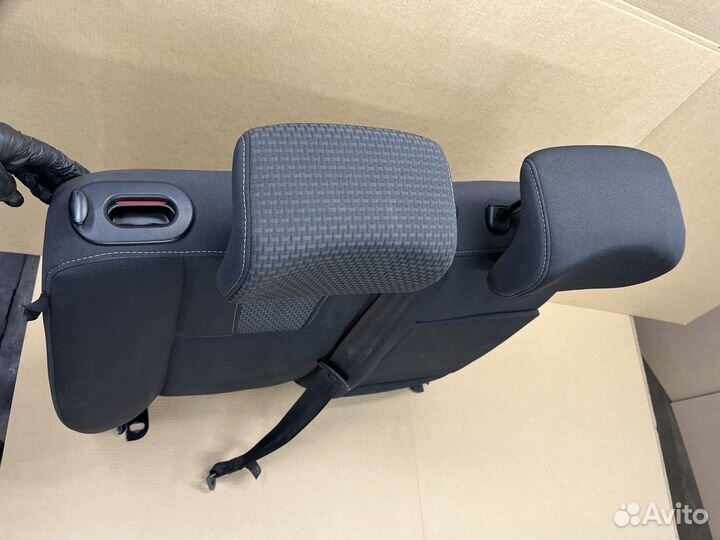 Спинка правая сиденья заднего ткань Рено Флюенс