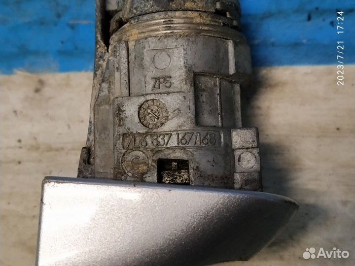 Личинка замка двери VW Touareg 03-10