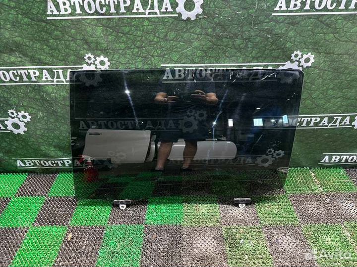 Стекло двери заднее левое Toyota Highlander U50