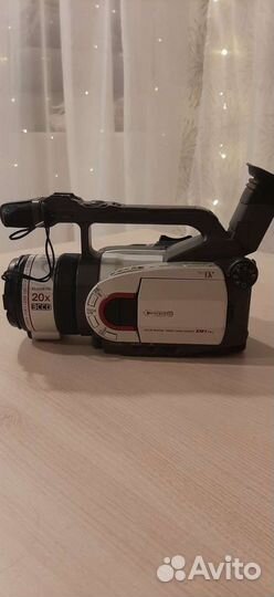 Видеокамера canon