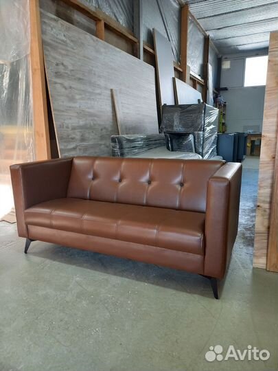 Офисный кожаный диван