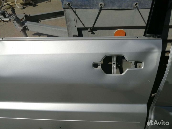 Двери от Митцубиси Паджеро 4