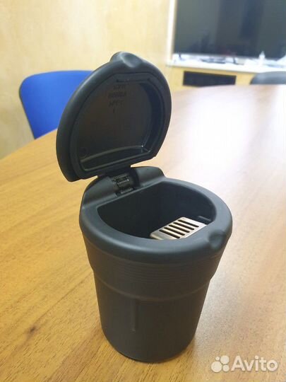 Оригинальная пепельница в машину