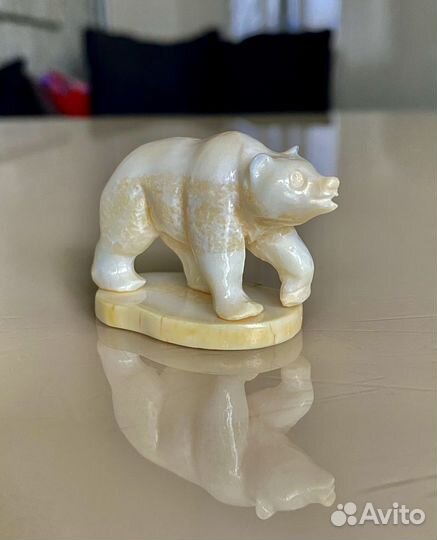 Фигурка из кости медведь окимоно, камчатка