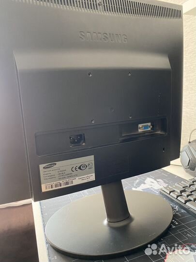 Монитор samsung
